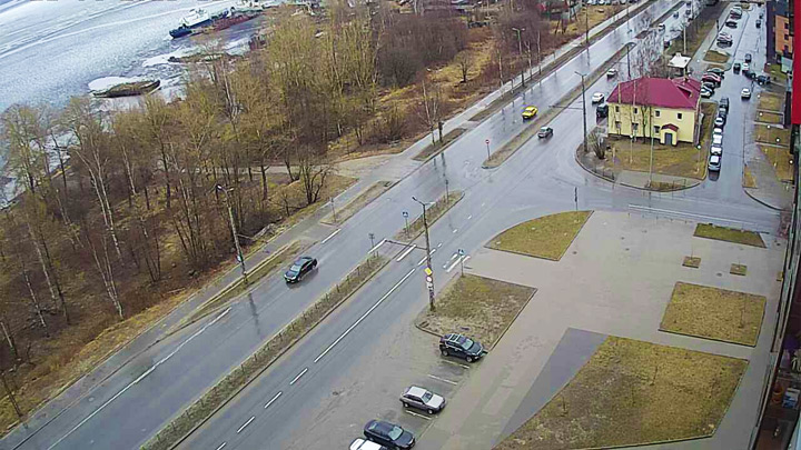 Онлайн веб-камера на перекрёстке Варкауса - Мурманская